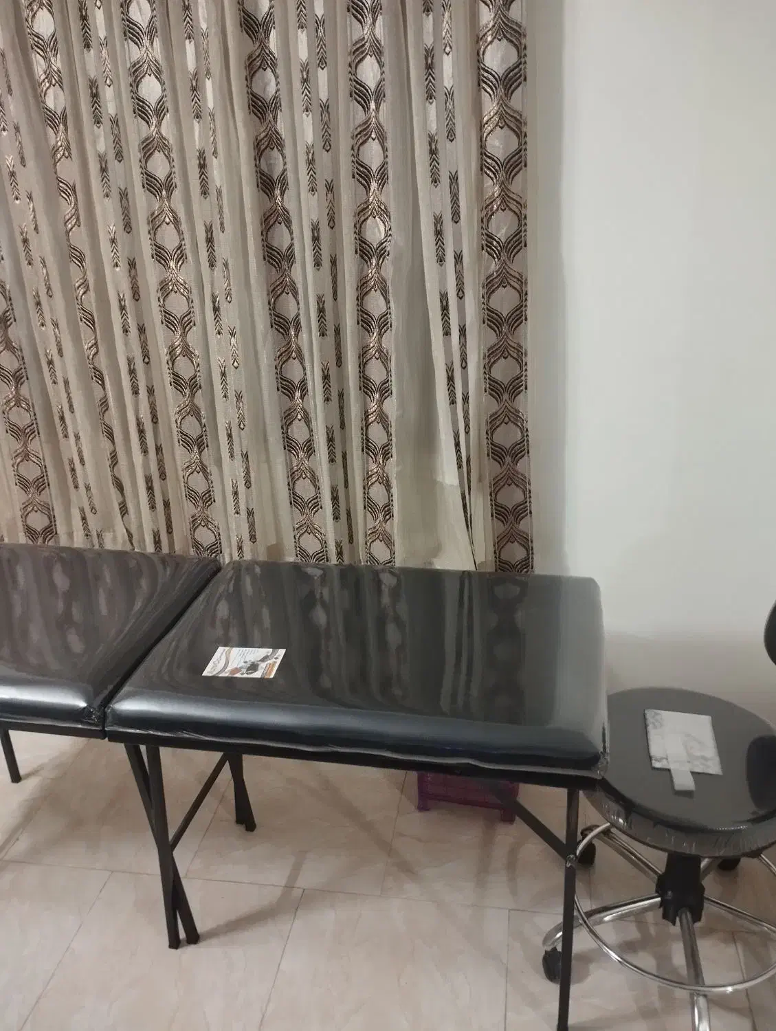 تخت مژه و ماساژ|آرایشگاه و سالنهای زیبایی|کرج, حصار|دیوار