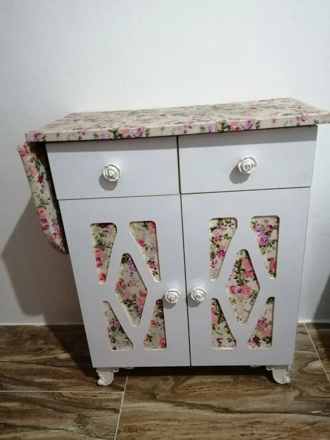 میز اتو|اتو و لوازم اتو|مشکین‌دشت, |دیوار