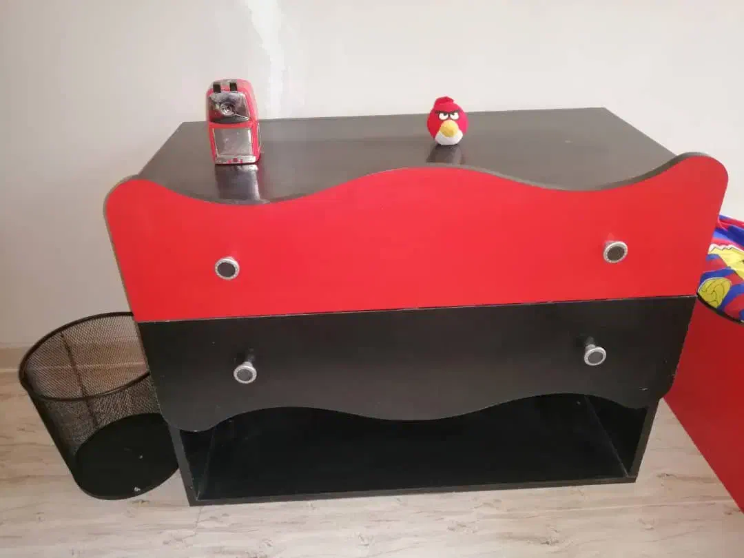 سرویس خواب|تخت و سرویس خواب|شیراز, زرهی|دیوار