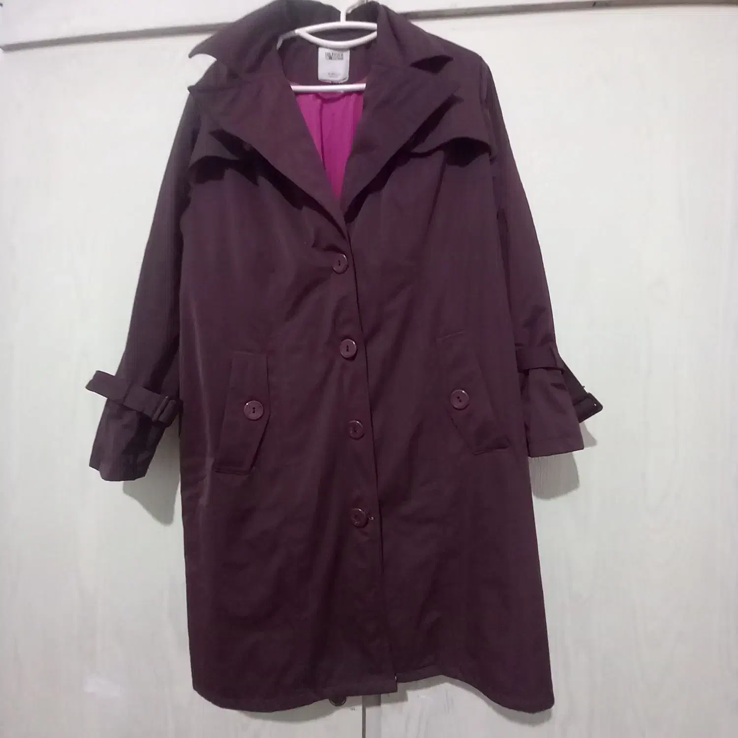 بارونی وکفش|لباس|آفتاب, |دیوار