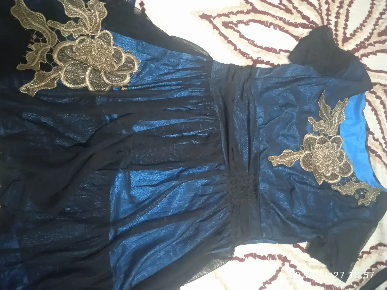 لباس مجلسی|لباس|خمین, |دیوار