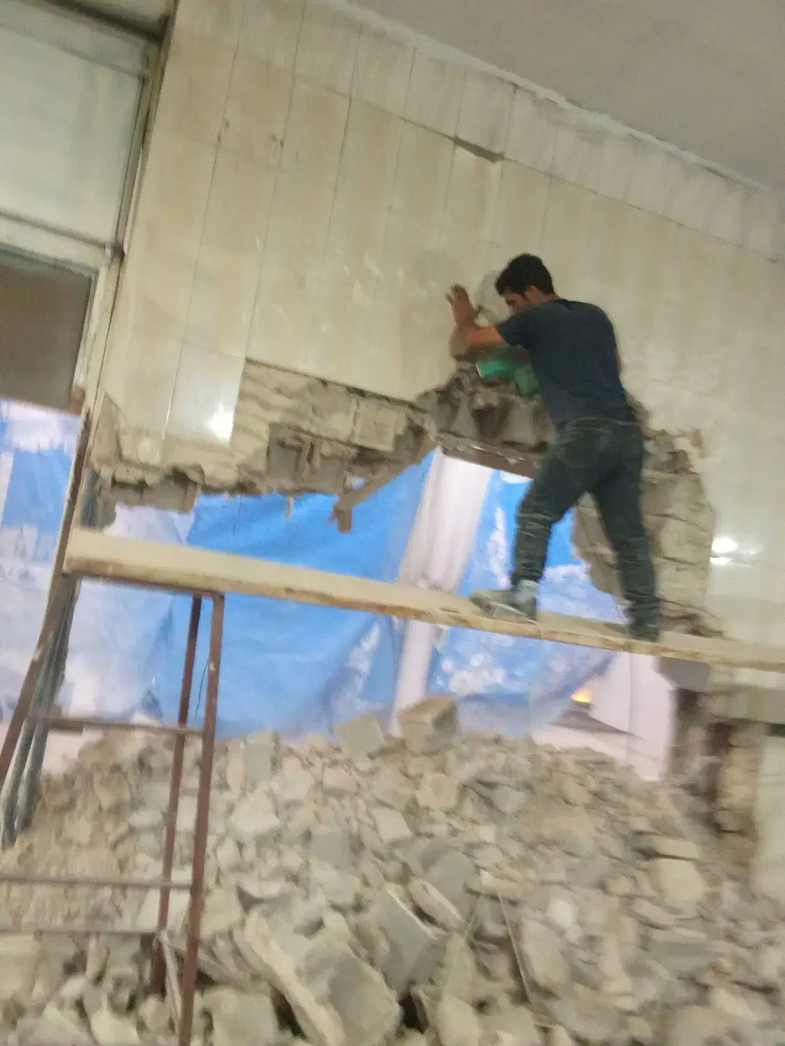 پیکور دریل تخریب دانش(چرخش.گردبرد)|خدمات پیشه و مهارت|شیراز, زرگری|دیوار