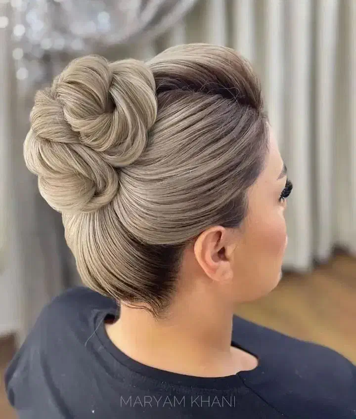 میکاپ شنیون مدل رنگ مو آموزش کاشت ناخن مژه فشیال|خدمات آرایشگری و زیبایی|شیراز, کوشک میدان|دیوار