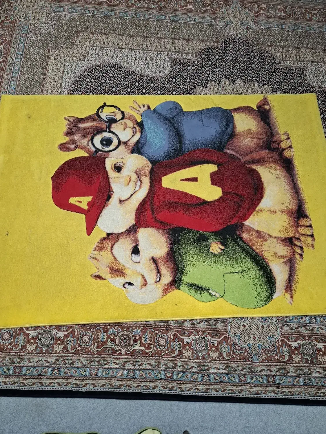 فرش کودک|فرش|شاهین‌شهر, مسکن مهر|دیوار