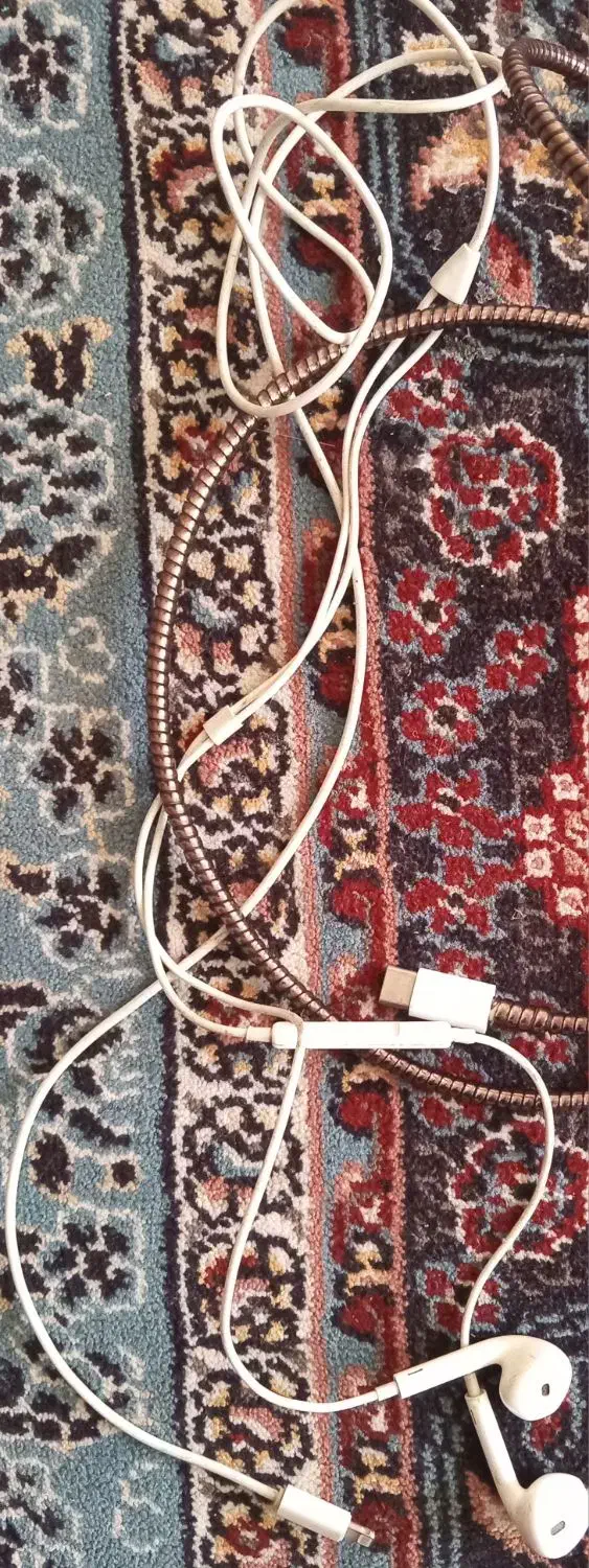 یک عددهندزفری ایفون|لوازم جانبی موبایل و تبلت|ملایر, |دیوار