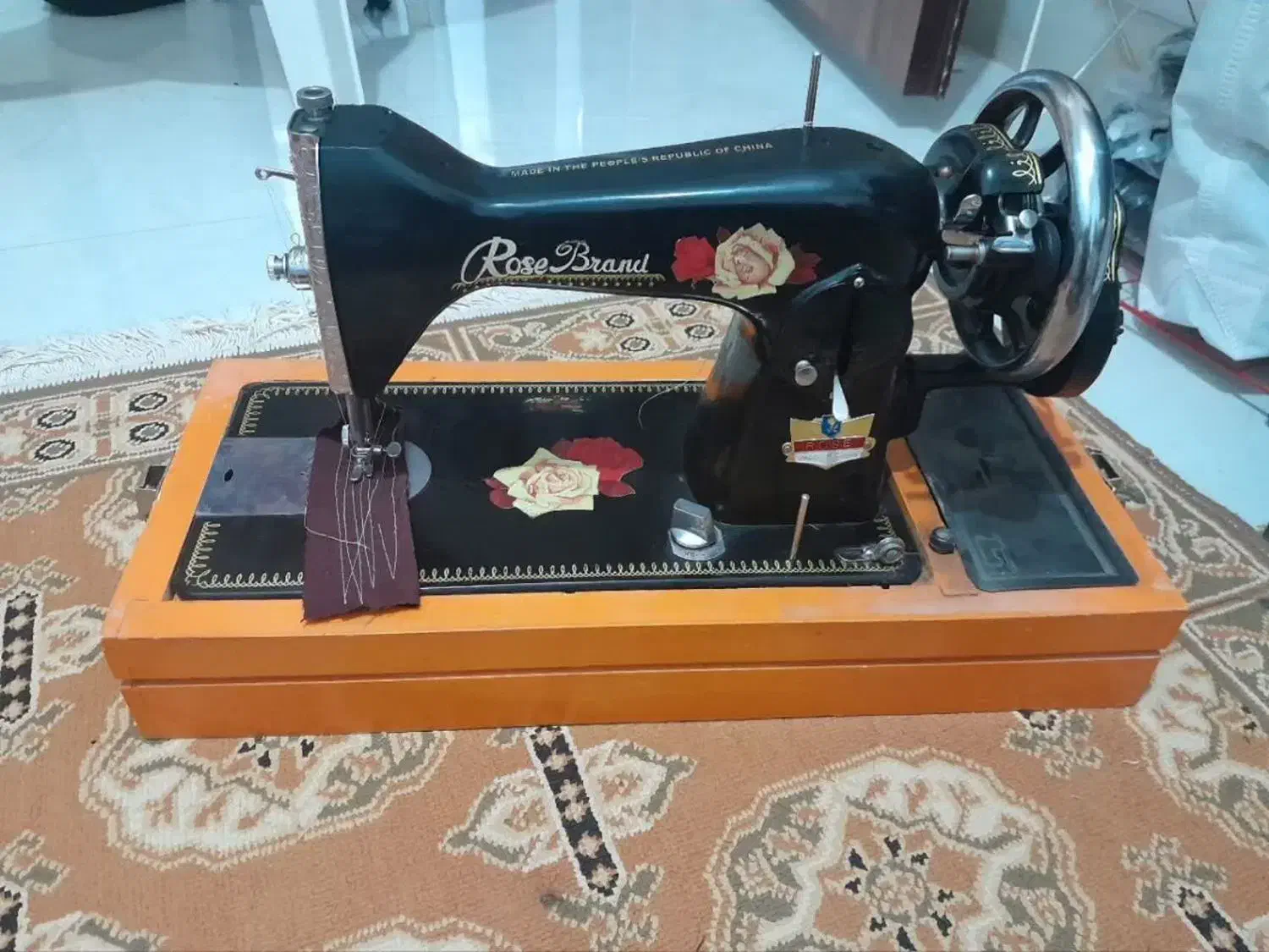 چرخ خیاطی نو|چرخ خیاطی و ریسندگی|کاشان, عربها|دیوار