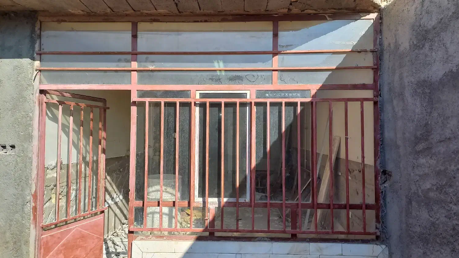 درب پنجر اهنی|مصالح و تجهیزات ساختمان|نجفآباد, صالح آباد|دیوار