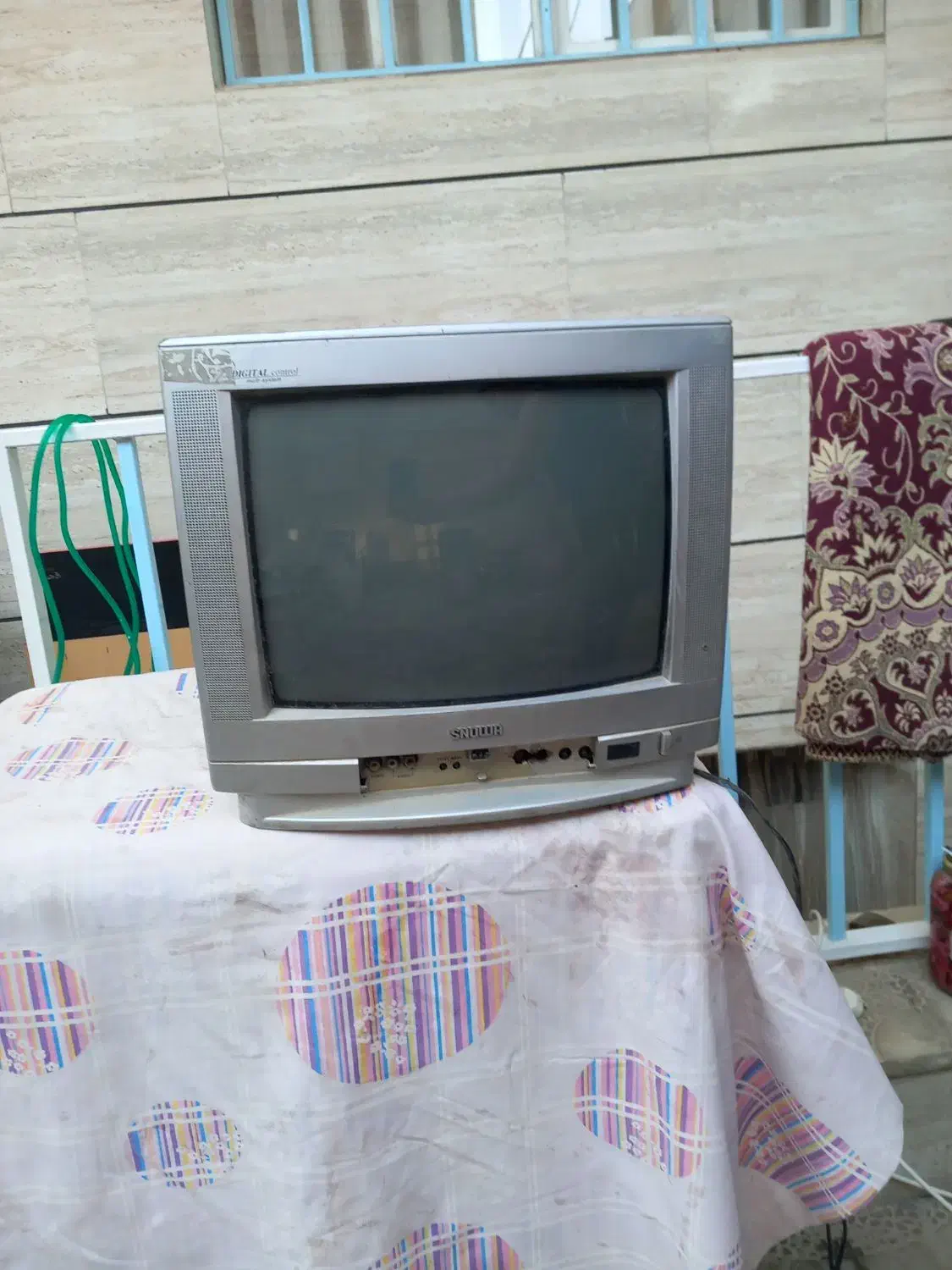 تلوزیون اسنوا سالم و روشن|تلویزیون و پروژکتور|چهارباغ, |دیوار