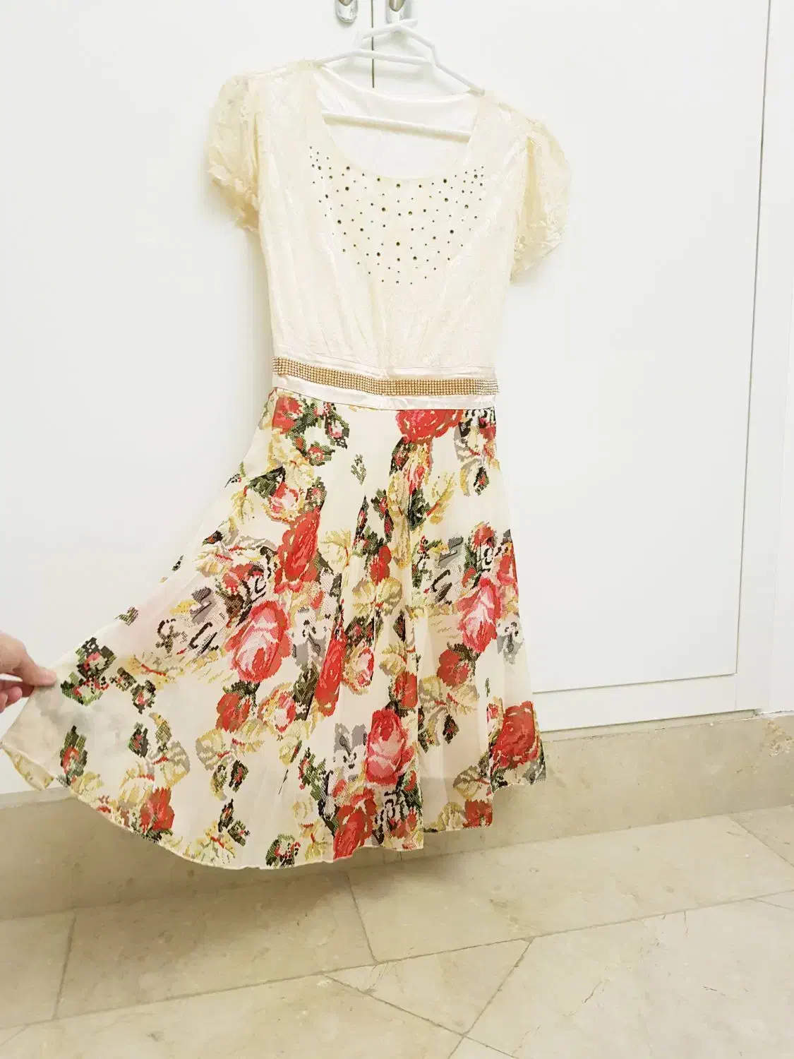 پیراهن|لباس|کاشان, امیرکبیر|دیوار