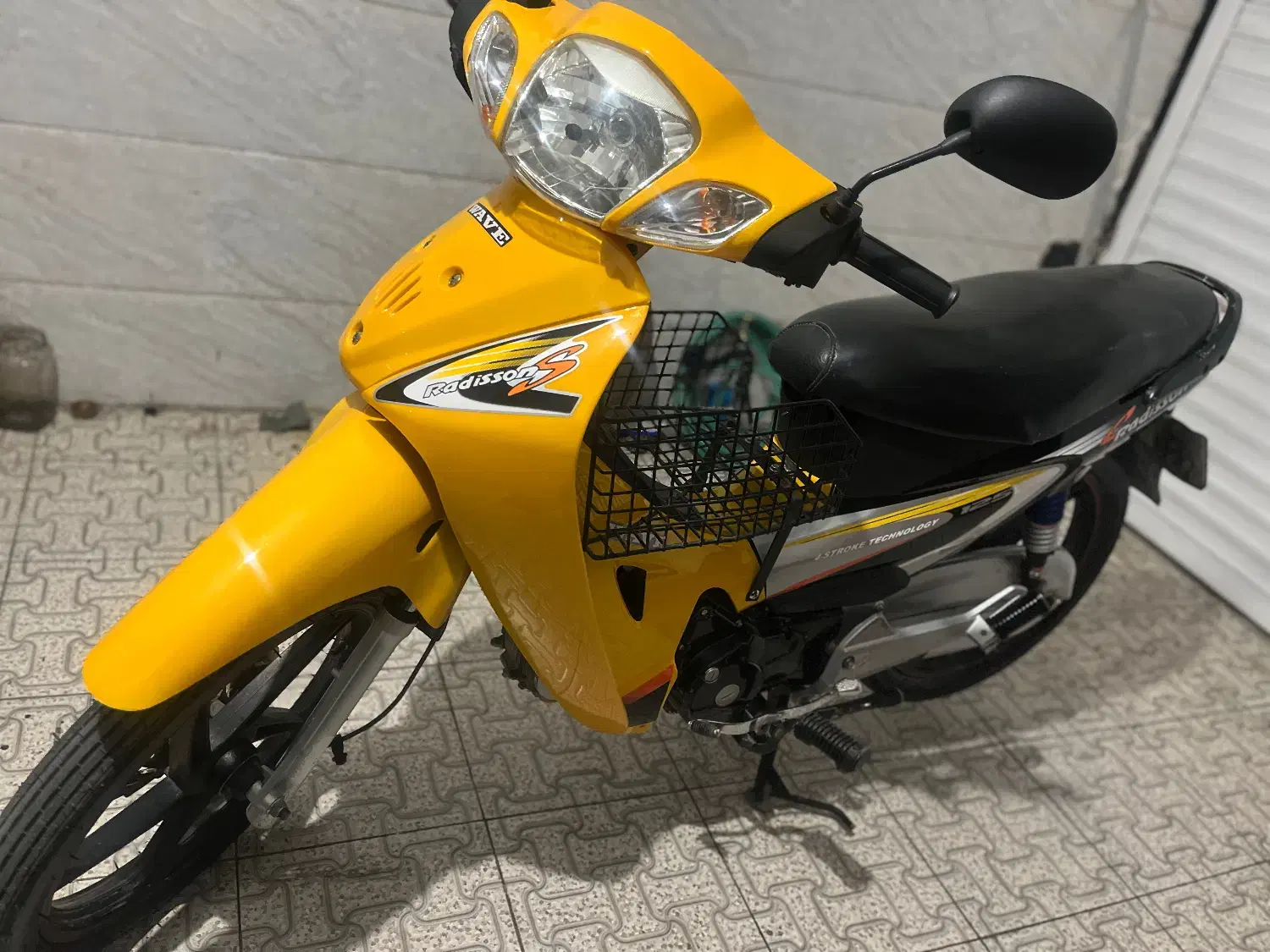 ویوکویررادیسون|موتورسیکلت|شیراز, آبیاری|دیوار