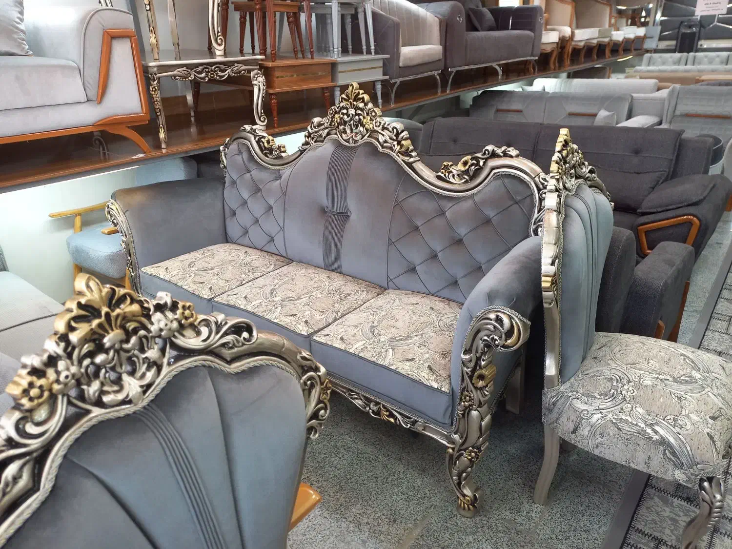 مبل ۹نفره گردوبا اقساط ۱۰|مبلمان خانگی و میز عسلی|خمینیشهر, |دیوار