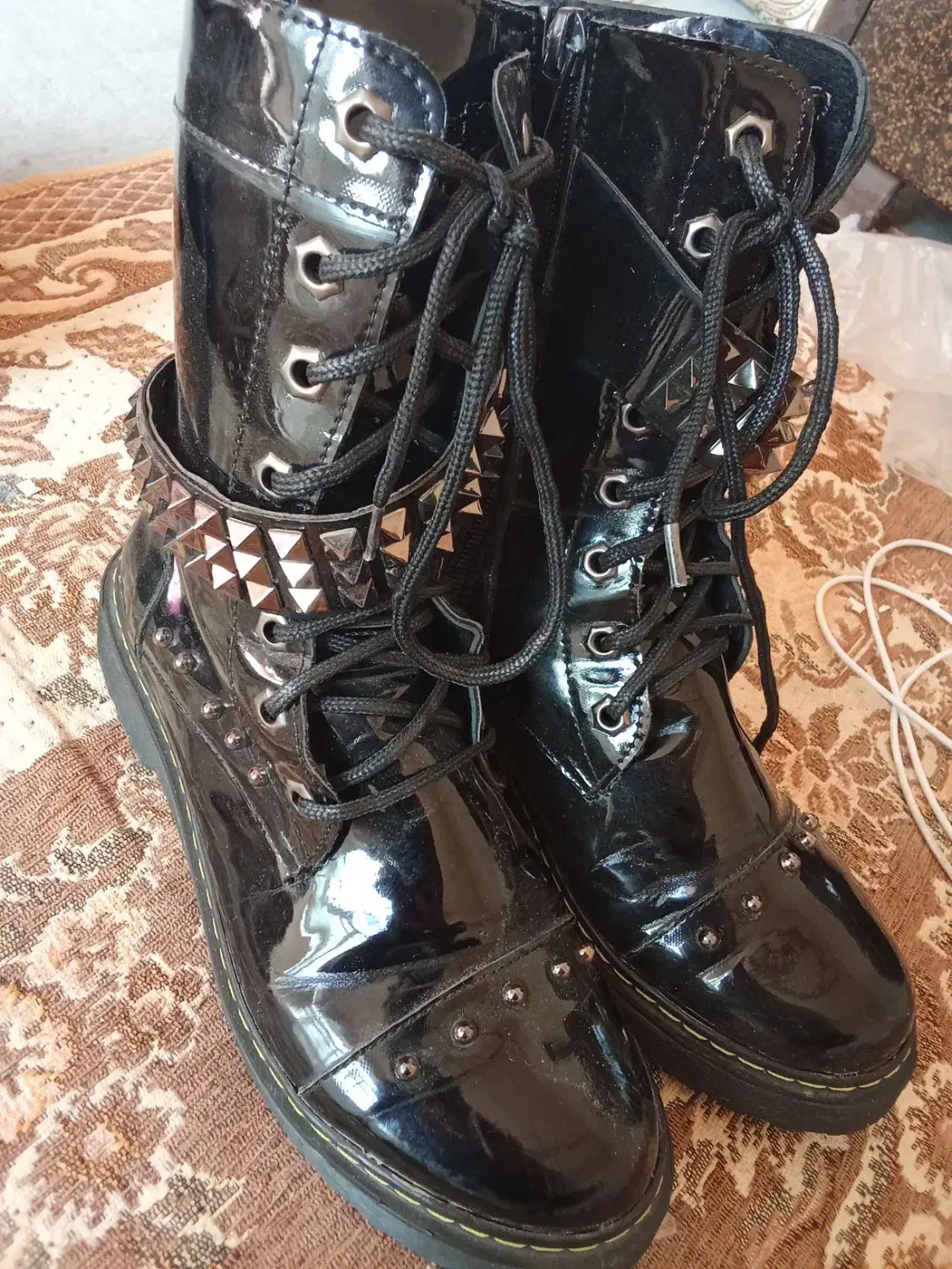 در حد نو|کیف، کفش، کمربند|سلماس, |دیوار