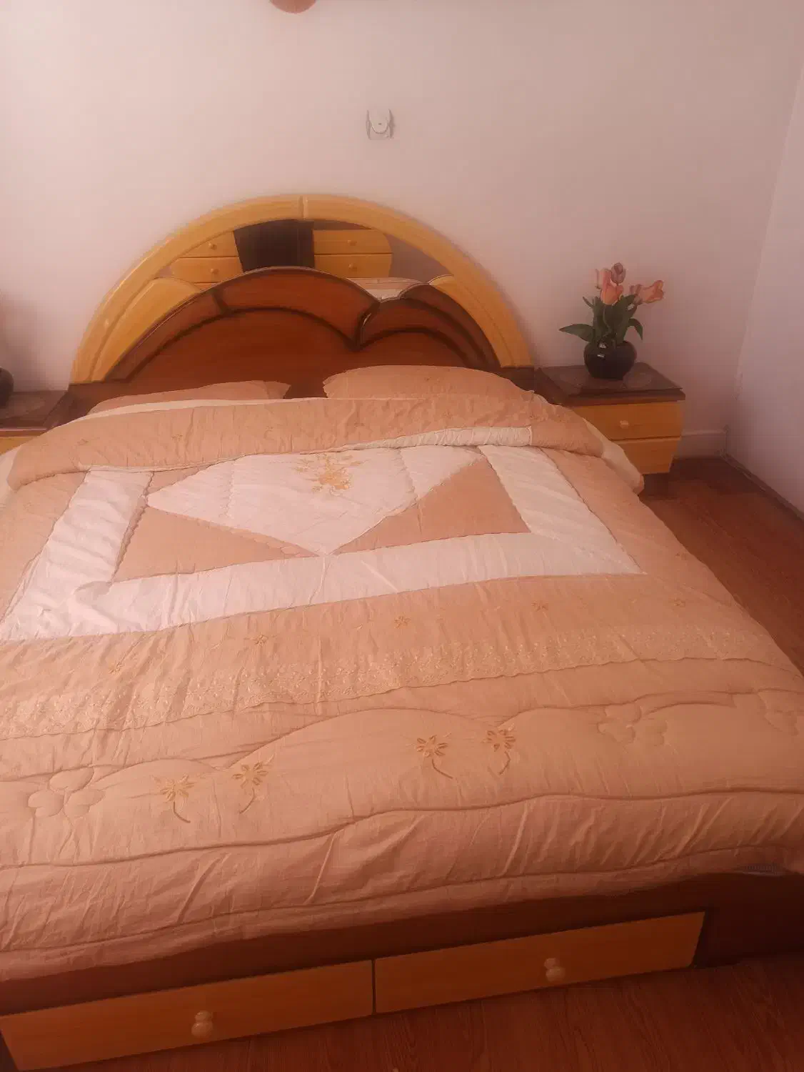 تخت و سرویس دو نفره|تخت و سرویس خواب|هشتگرد, قاسم آباد بزرگ|دیوار