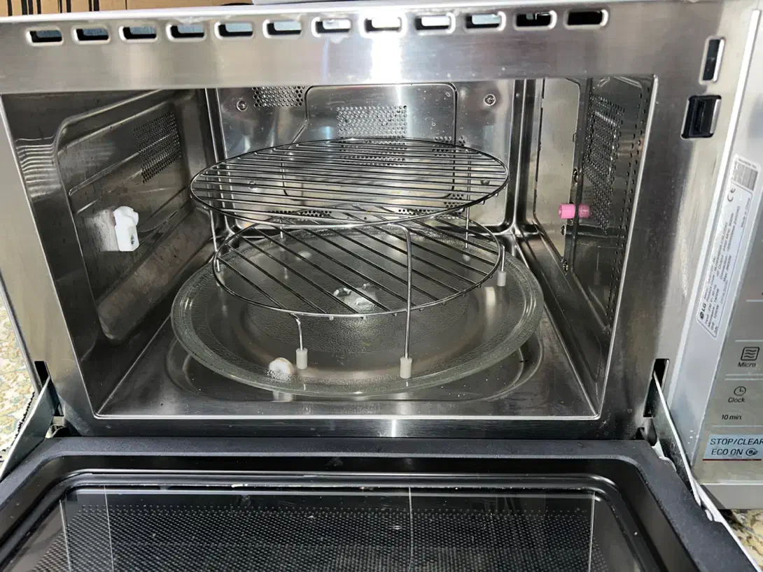 ماکروفر ال جی ۳۲ لیتری|اجاق گاز و لوازم برقی پخت‌وپز|تهران, پونک|دیوار