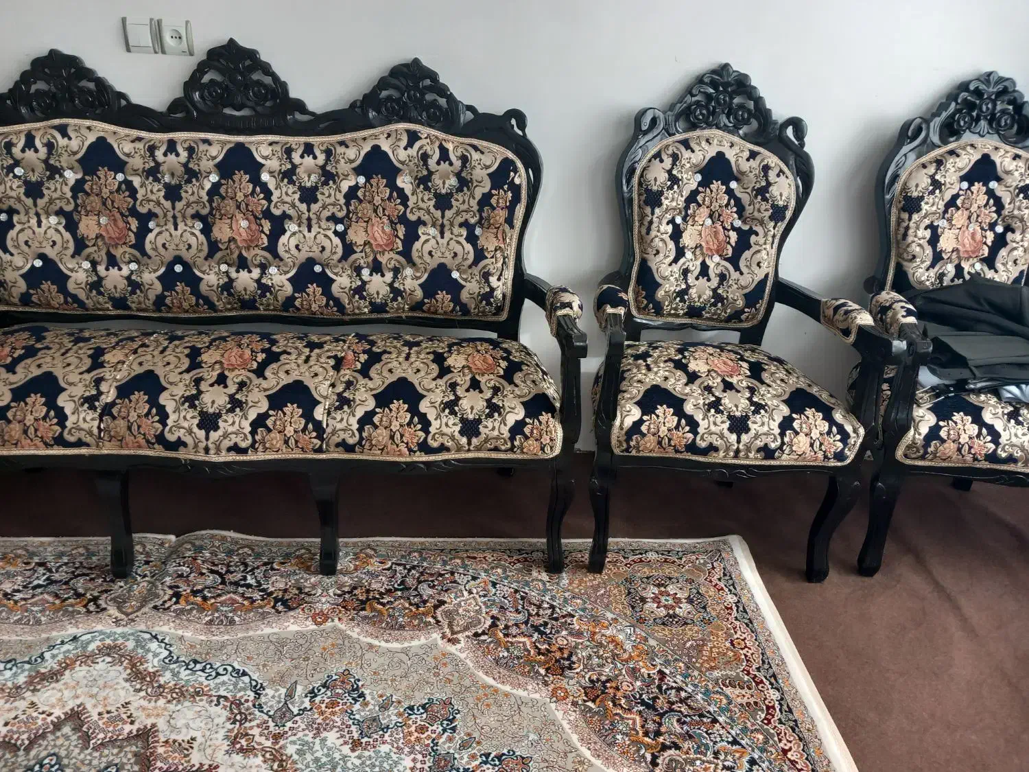 مبل سلطنتی ۹ نفره|مبلمان خانگی و میز عسلی|سلماس, |دیوار