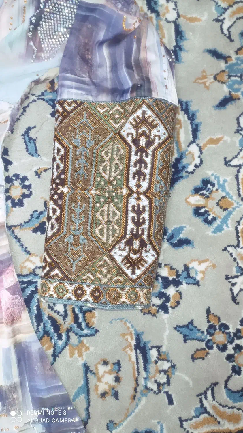 زی آستین|لباس|مشهد, کارمندان دوم|دیوار