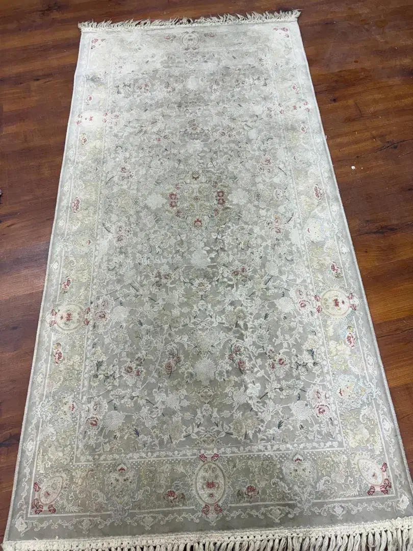 قالیچه گرد و کناره|فرش|شیراز, ریشمک|دیوار