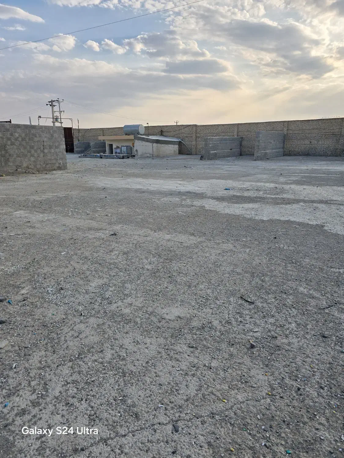 کارگاه ۳۰۰۰متری مناسب انبار و کارگاه|اجارهٔ دفتر صنعتی، کشاورزی، تجاری|اصفهان, قهجاورستان|دیوار