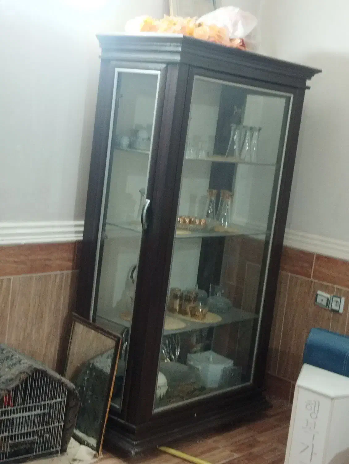 یک عدد بوفه به فروش میرسد|بوفه، ویترین، کنسول|زابل, |دیوار