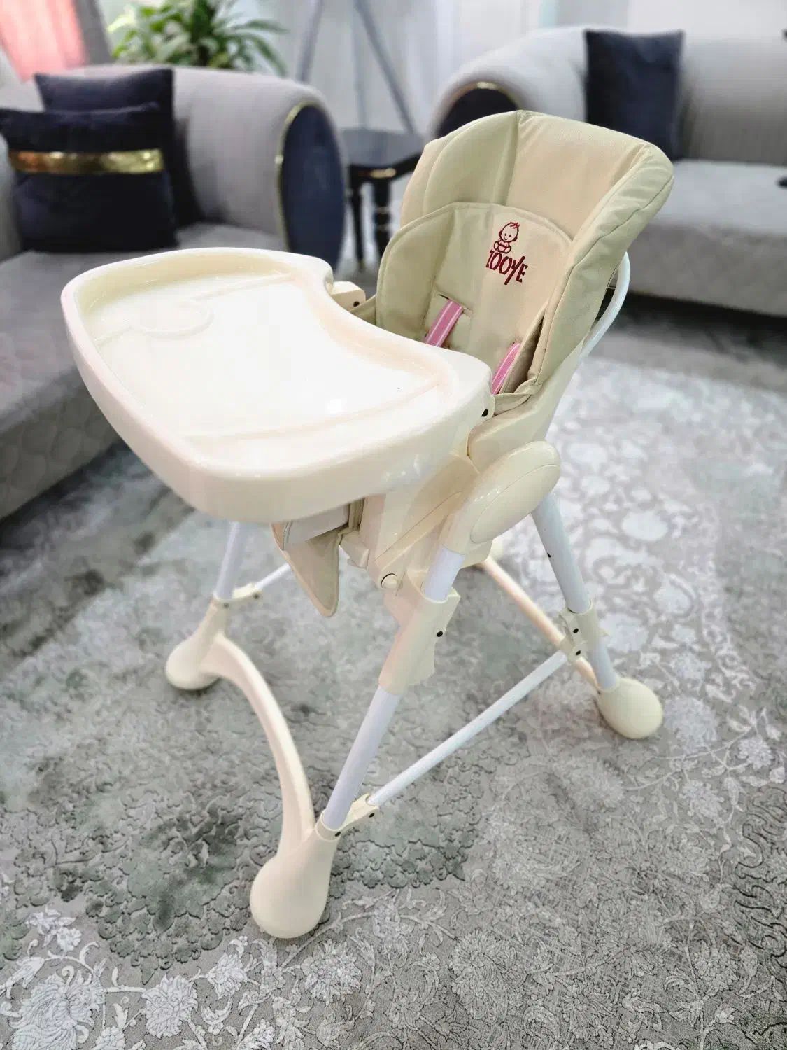 صندلی کودک آپشن دار|تخت و صندلی بچه|قشم, |دیوار