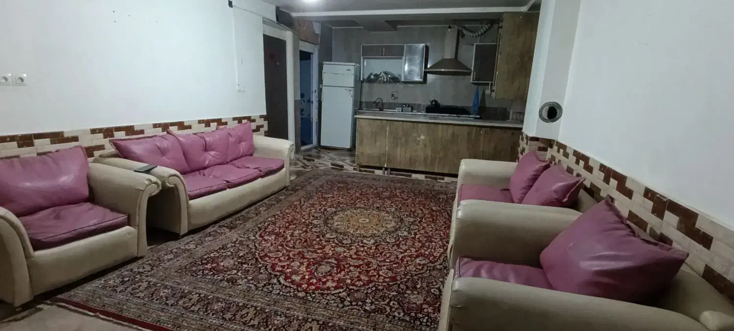 منزل مبله|اجارهٔ کوتاه‌مدت آپارتمان و سوئیت|شیراز, کوشک میدان|دیوار
