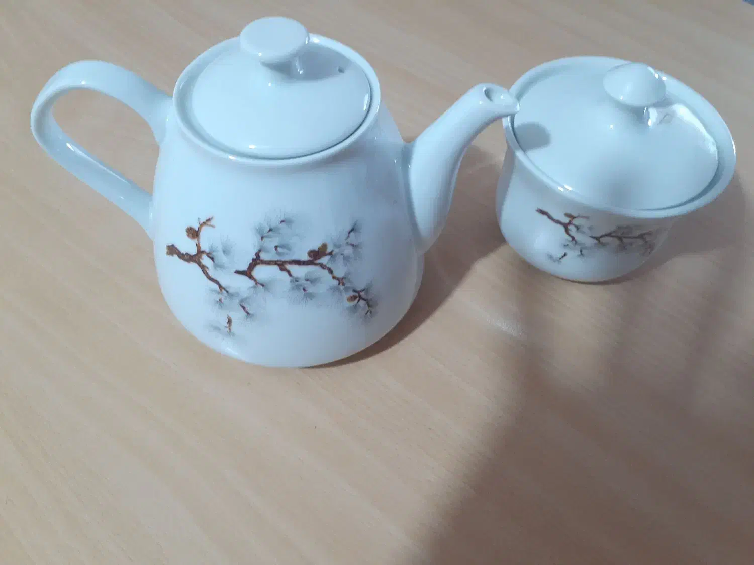 قوری وقندان چینی|قوری، کتری، قهوه‌ساز دستی|رشت, بوسار|دیوار