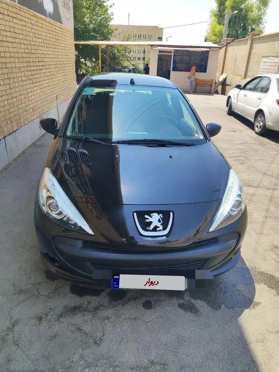 پژو ۲۰۷ اتوماتیک مدل ۹۸ مشکی|خودرو سواری و وانت|شیراز, ارم|دیوار