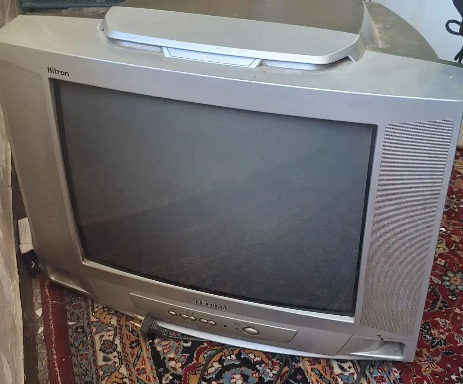 تلویزیون قدیمی|تلویزیون و پروژکتور|لالی, |دیوار