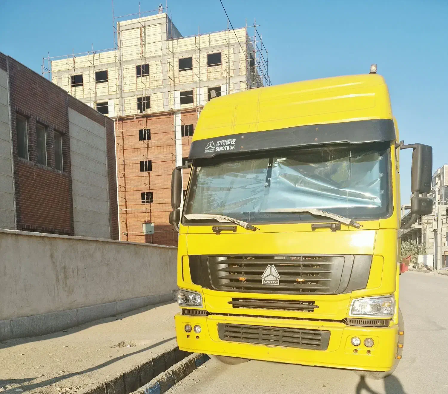 فروش کشنده هوو85|خودرو سنگین|بندرعباس, |دیوار