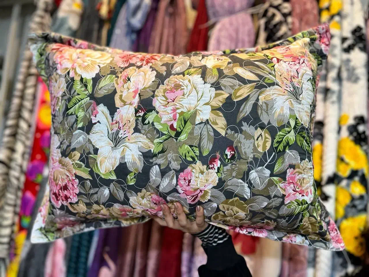 روبالشی|رختخواب، بالش، پتو|رشت, شالکو|دیوار