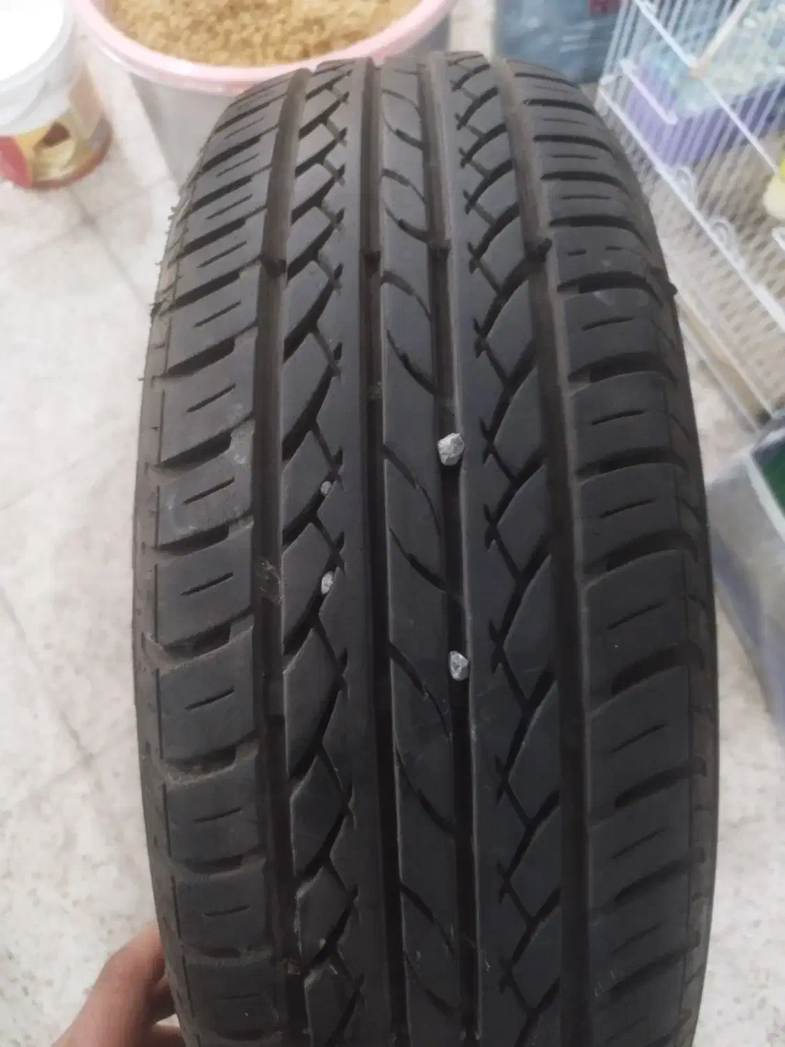 یک جفت لاستیک درحد|قطعات یدکی و لوازم جانبی|میانه, |دیوار