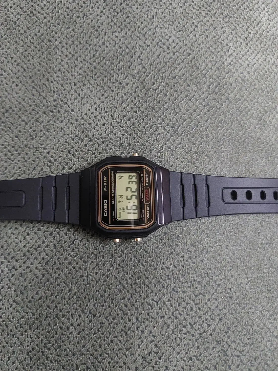 ساعت کیو کیو کاسیو|ساعت|شهریار, شهریار|دیوار