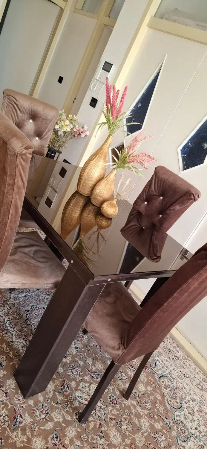 پول لازم|میز و صندلی غذاخوری|شاهینشهر, فردوسی|دیوار