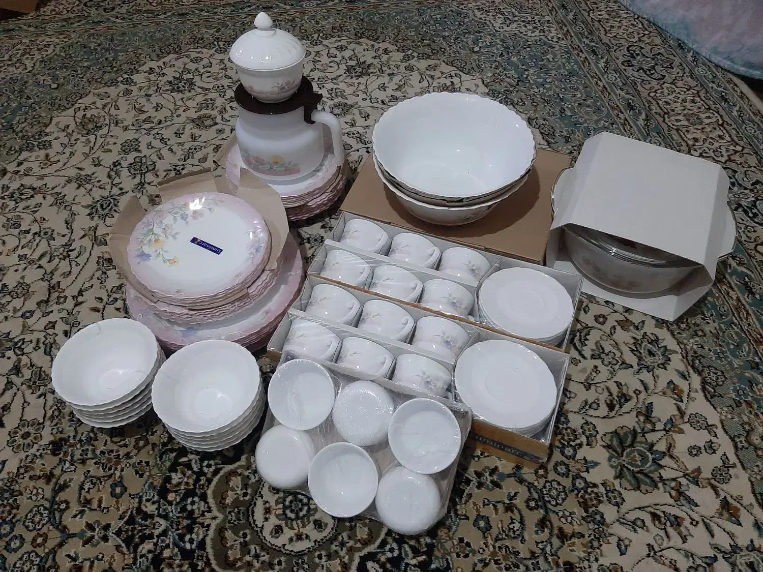 سرویس نهارخوری۹۶پارچه لومینارک فرانسه آکبند|ظروف سرو و پذیرایی|صدرا-فارس, فاز ۱|دیوار