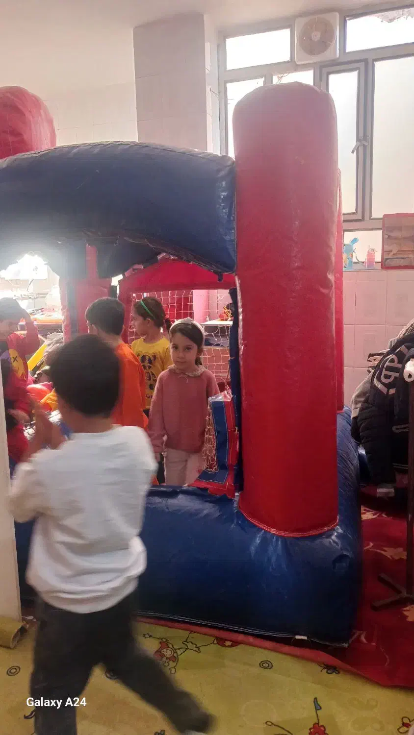 قصر بادی...توپ بازی|اسباببازی|ایوان, |دیوار