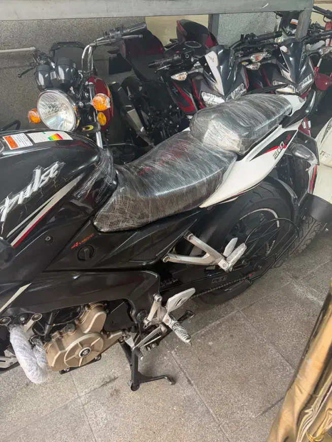 پالس ان اس ۲۰۰ مشکی مدل ۱۳۹۳  NS200|موتورسیکلت|تهران, گمرک|دیوار