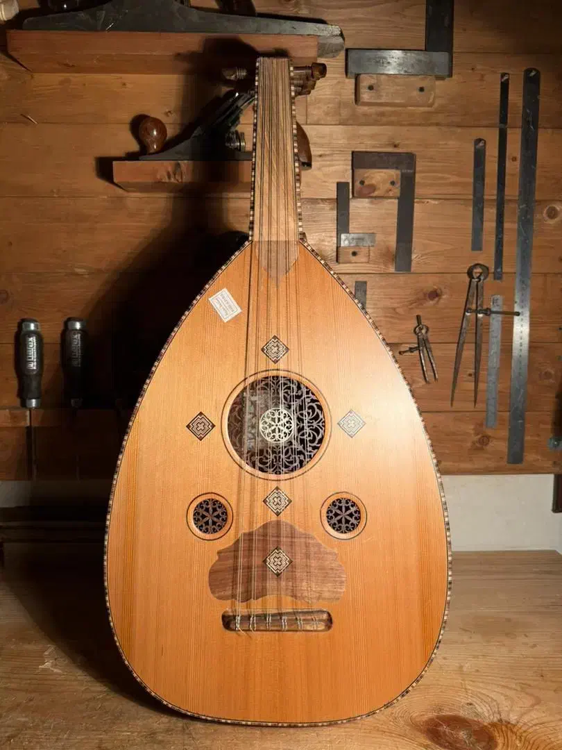 عود زریاب (شامی)|سازهای سنتی|توکهور, |دیوار