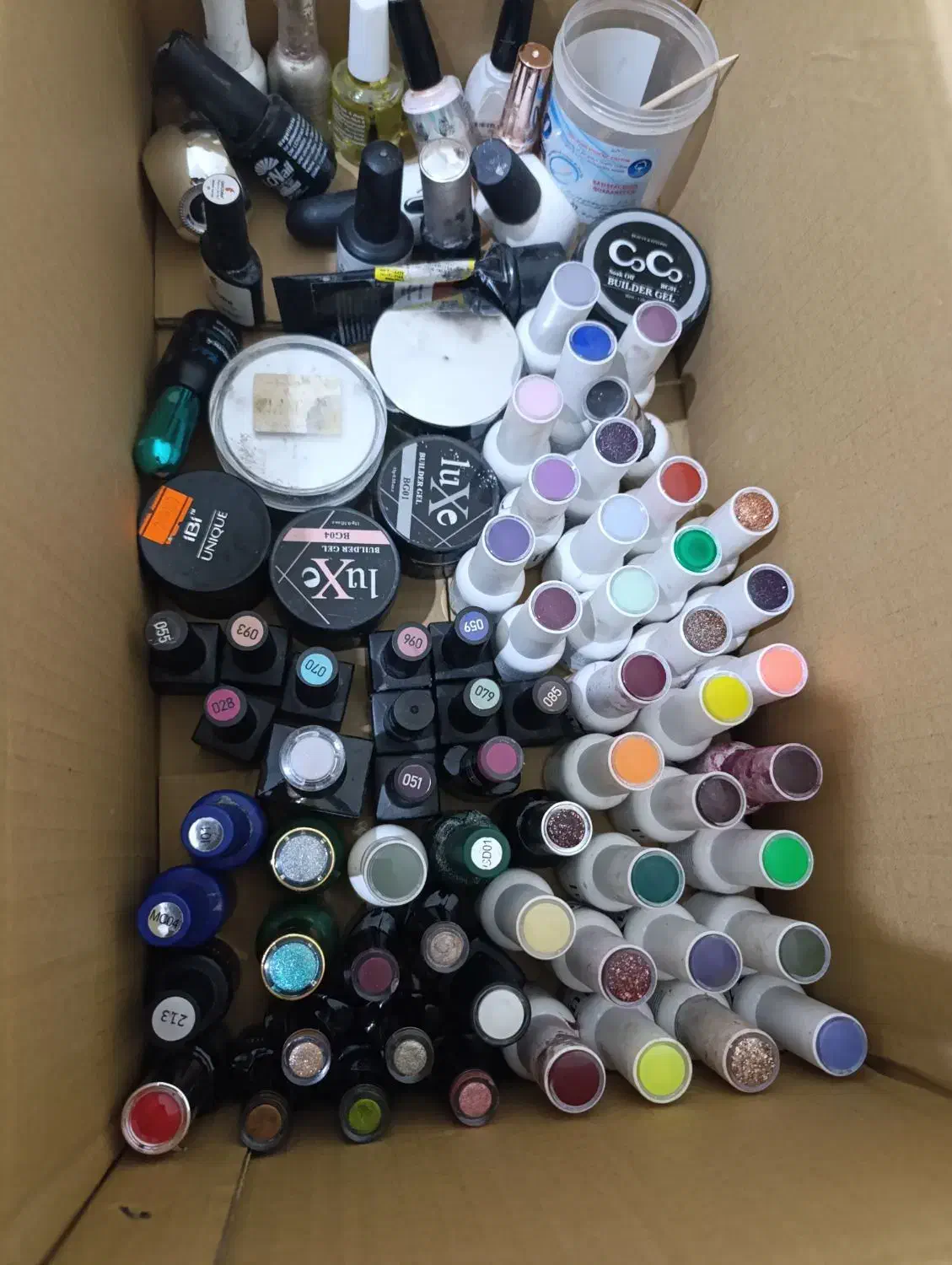 وسایل کاشت ناخن نو و در حد نو بفروش میرسد|آرایشی، بهداشتی، درمانی|یاسوج, |دیوار