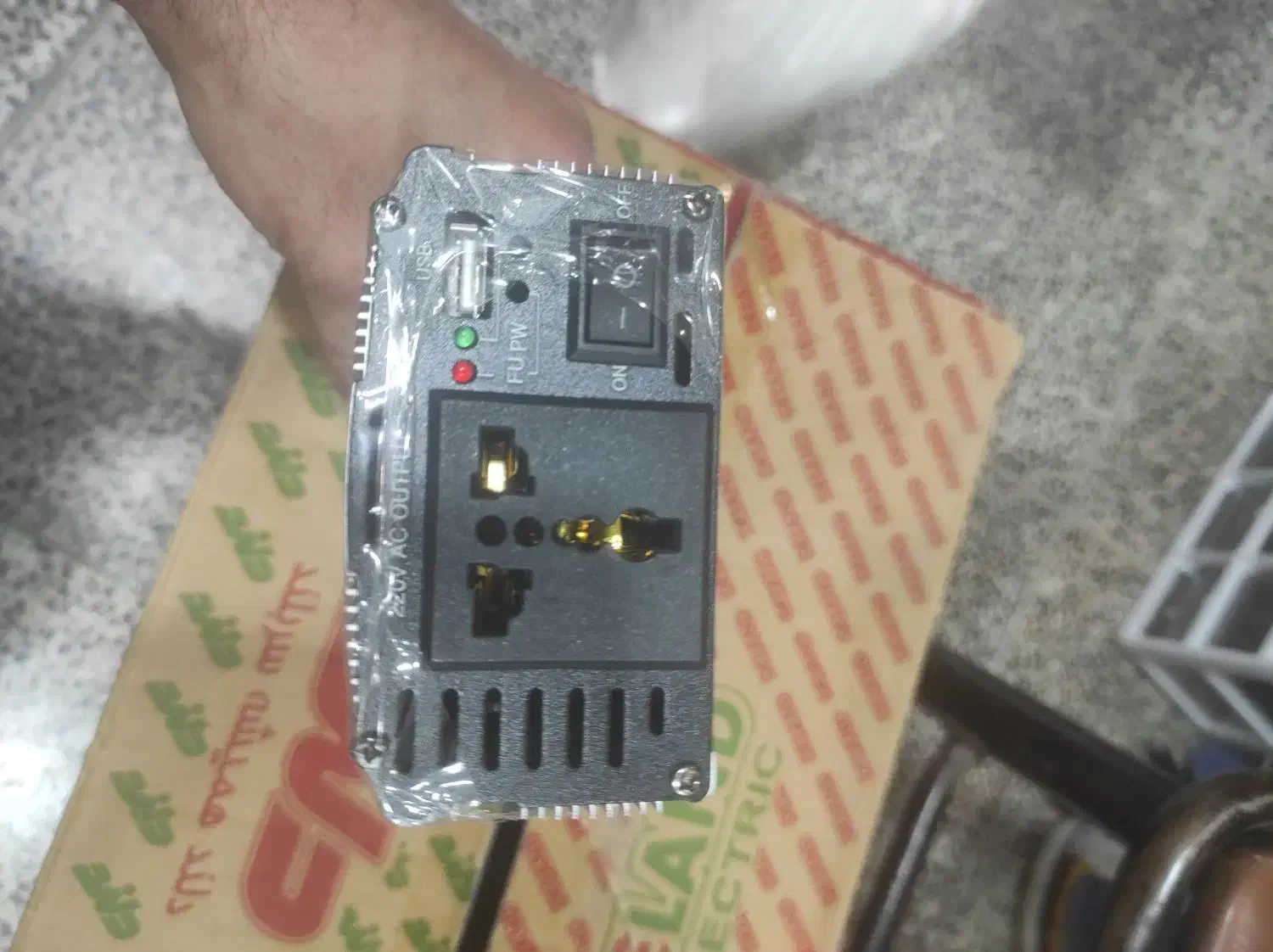 مبدل برق شبه سینوسی خودرو 1000 وات سولار تک|ماشینآلات صنعتی|دوگنبدان, |دیوار