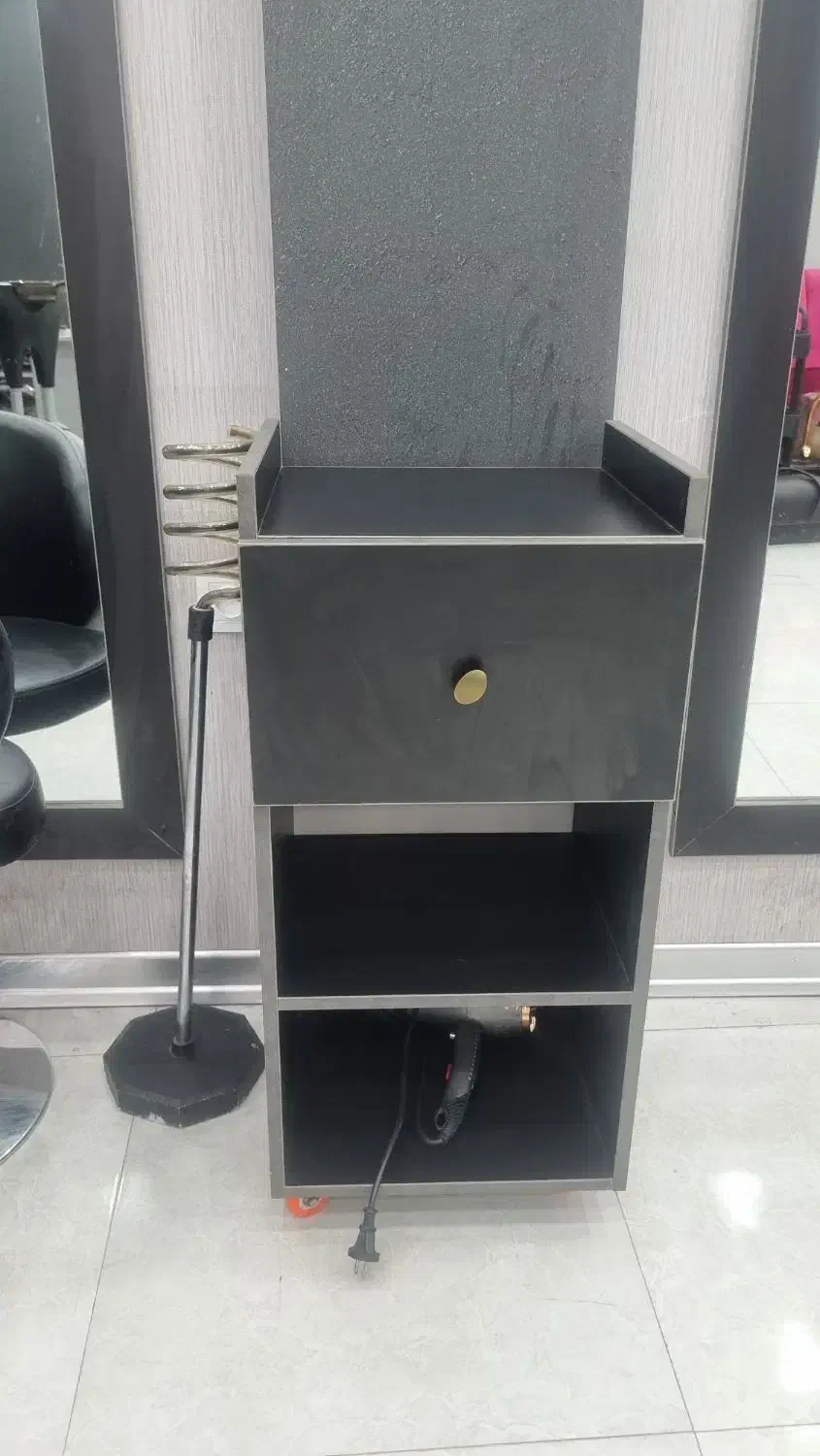 ترولی ،صندلی اصلاح ، مانکن ،پاروان ،دستگاه بخور|آرایشگاه و سالنهای زیبایی|قم, بلوار امین و ساحلی|دیوار