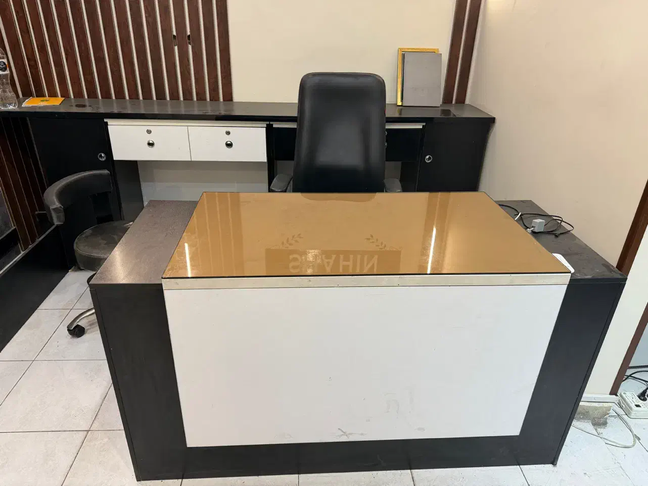 وسایل اموزشگاه وارایشگاه سالن زیبایی به فروش میرود|آرایشگاه و سالن‌های زیبایی|تهران, جیحون|دیوار