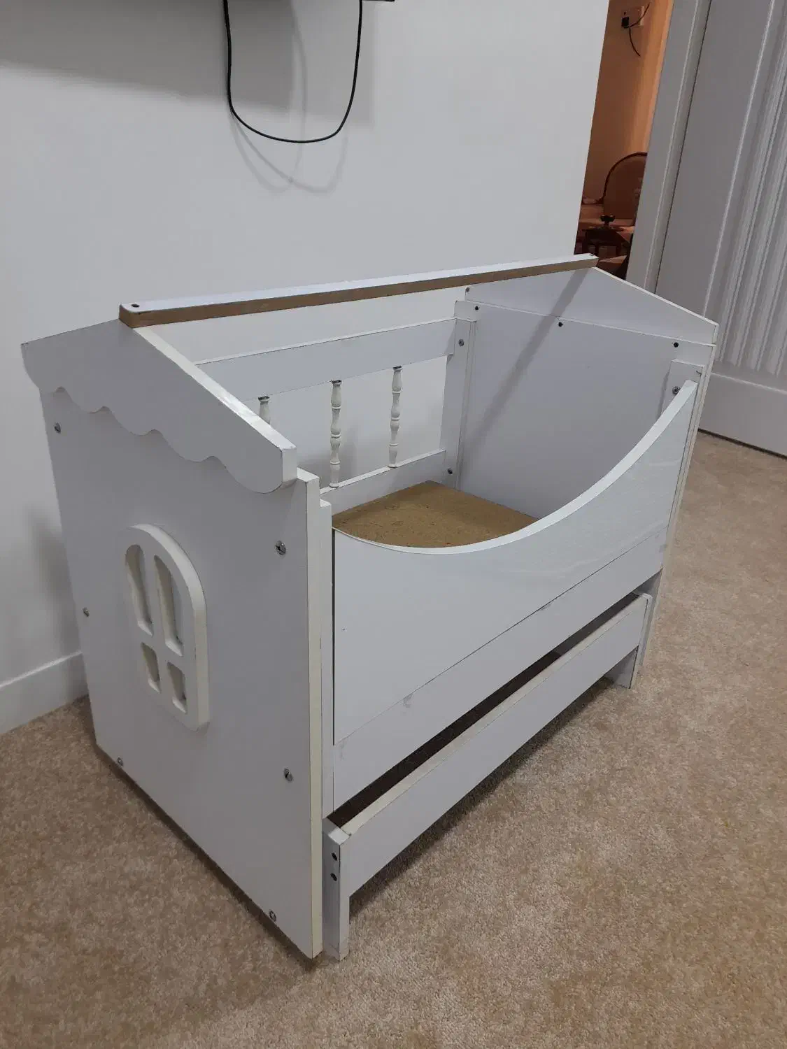 گهواره|تخت و صندلی بچه|شوشتر, |دیوار