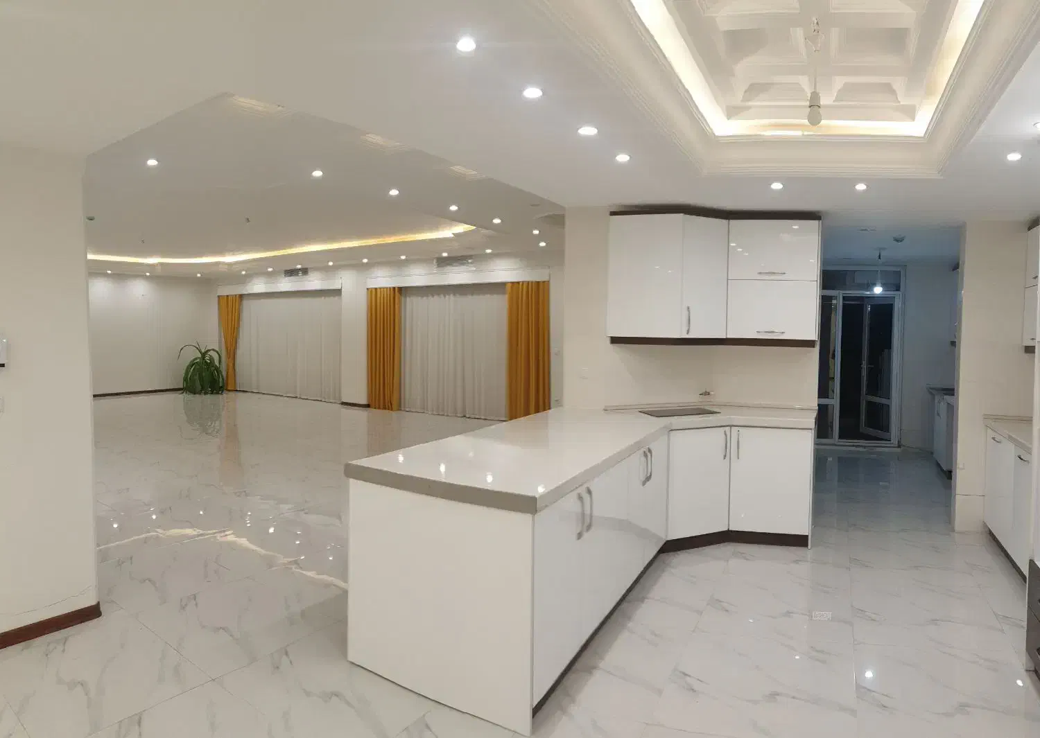 اجاره آپارتمان ۳۵۰ متر شهرک کارمندان جنوبی شیک|اجارهٔ آپارتمان|زنجان, |دیوار