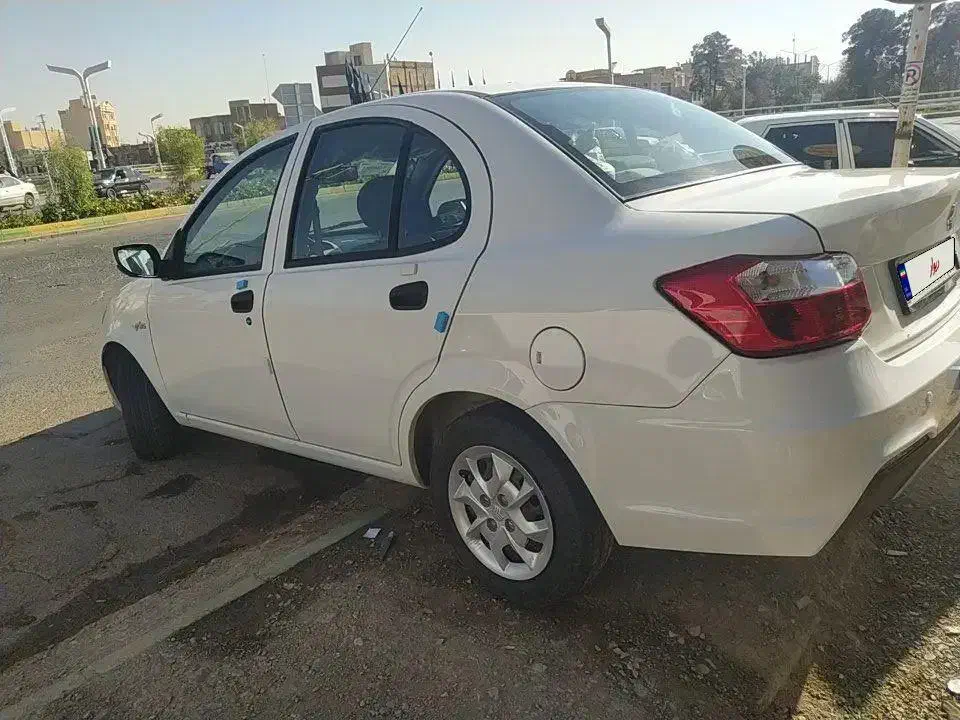 ساینا 1403کم کار|خودرو سواری و وانت|کاشان, شهرک انقلاب|دیوار