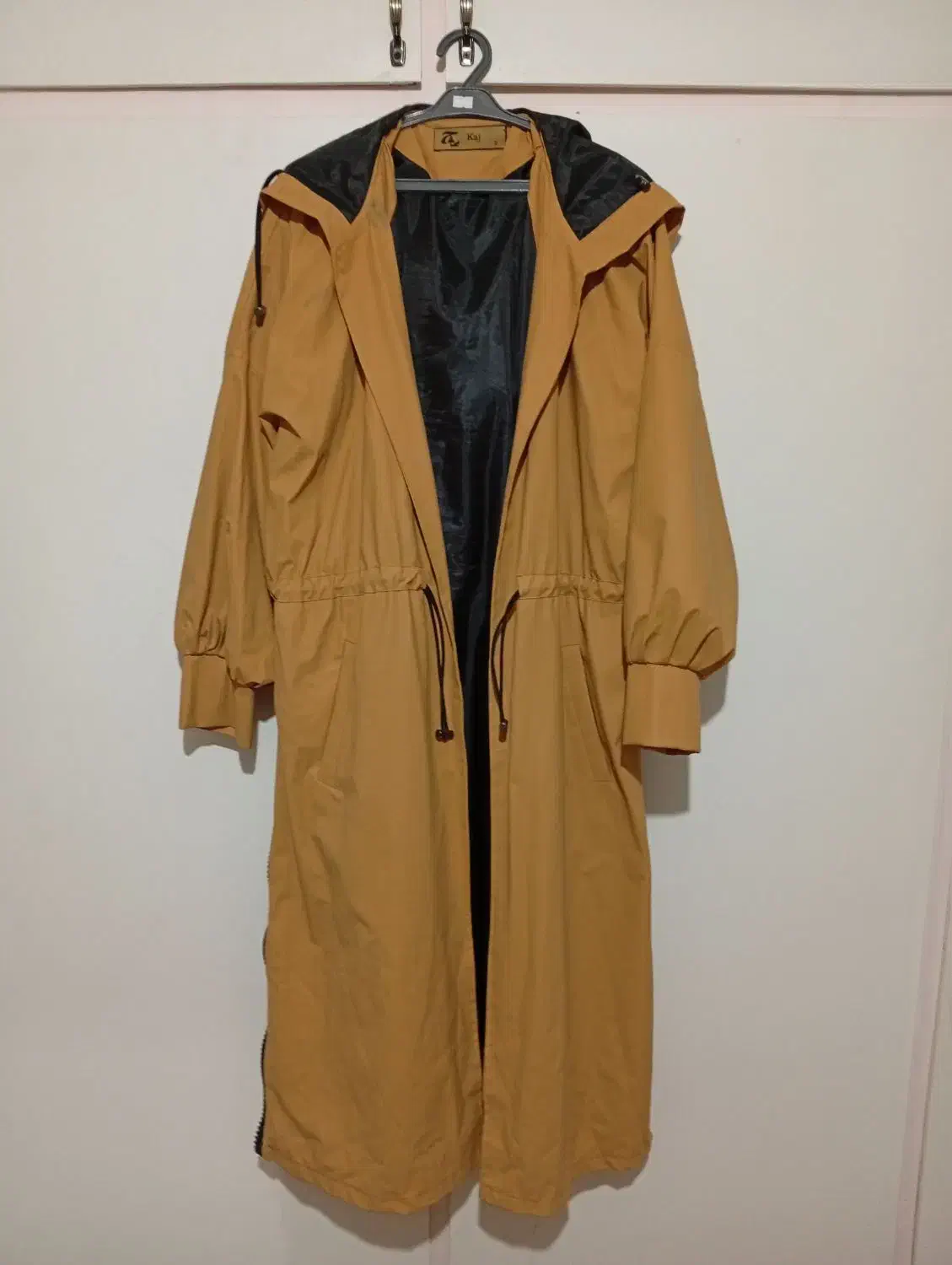 پالتو بارونی|لباس|پاکدشت, پاکدشت (مامازند)|دیوار