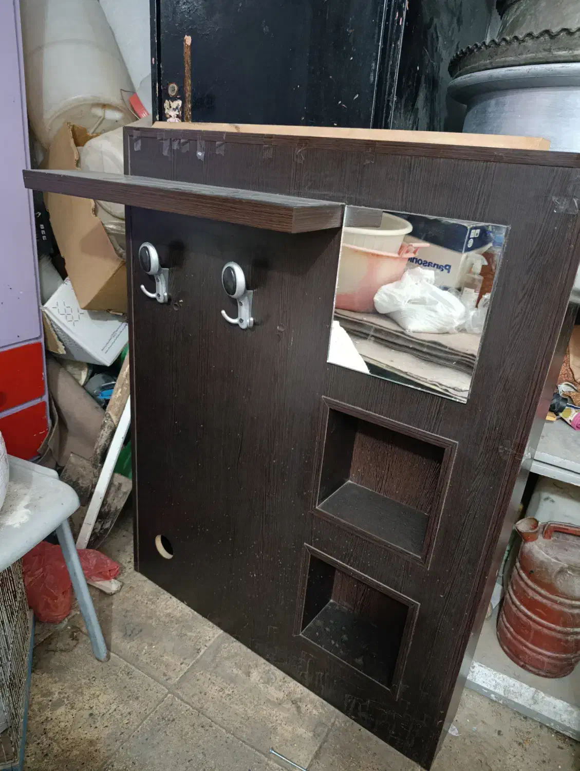 جادکوری وآویز|کتابخانه، شلف، قفسه‌های دیواری|میانه, |دیوار