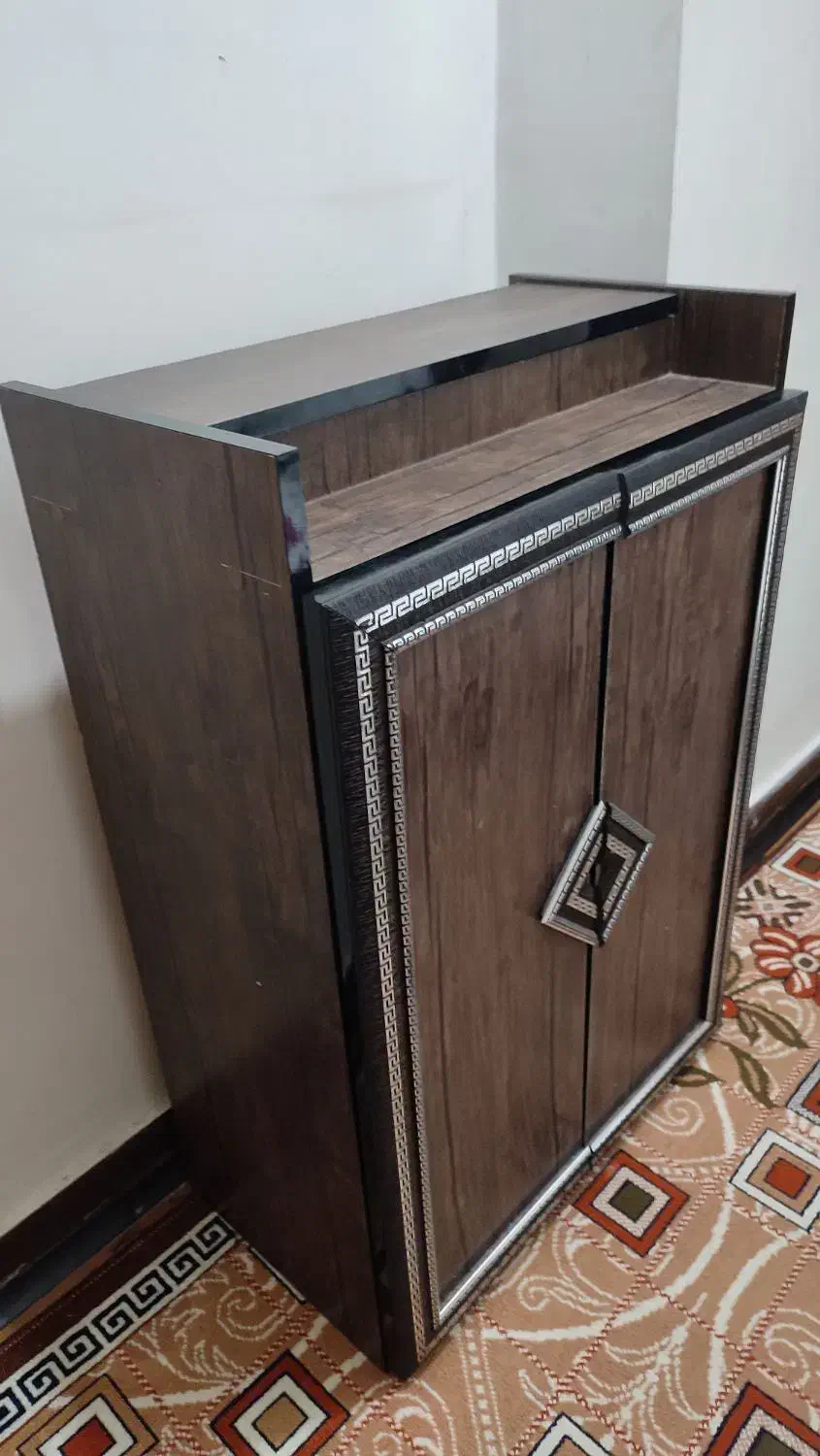 جاکفشی|جاکفشی، کمد، دراور|شهرکرد, |دیوار