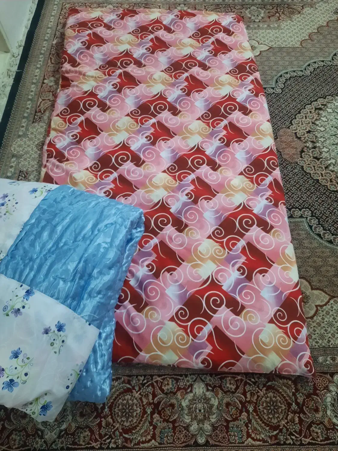 لحاف تشک|رختخواب، بالش، پتو|شهر ری, شهرک نظامی|دیوار