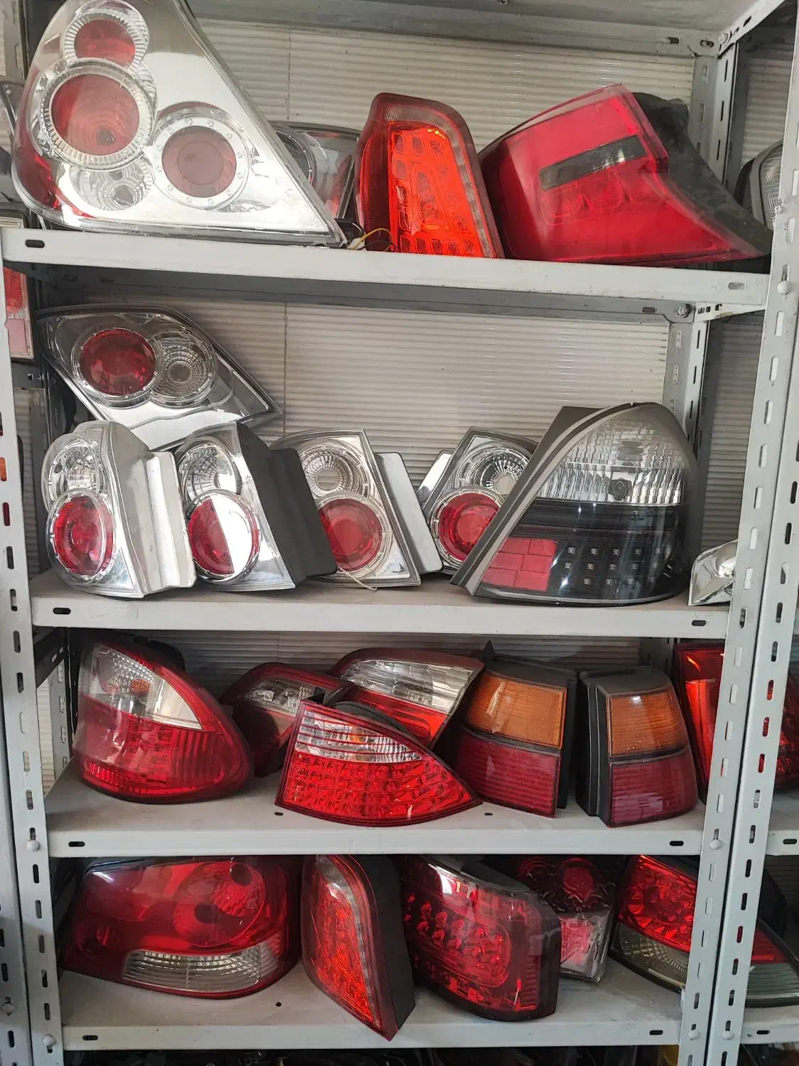 لوازم چراغ خودرو بدلیل تغییر شغل یکجا بفروش میرسد|قطعات یدکی و لوازم جانبی|تهران, مظاهری|دیوار