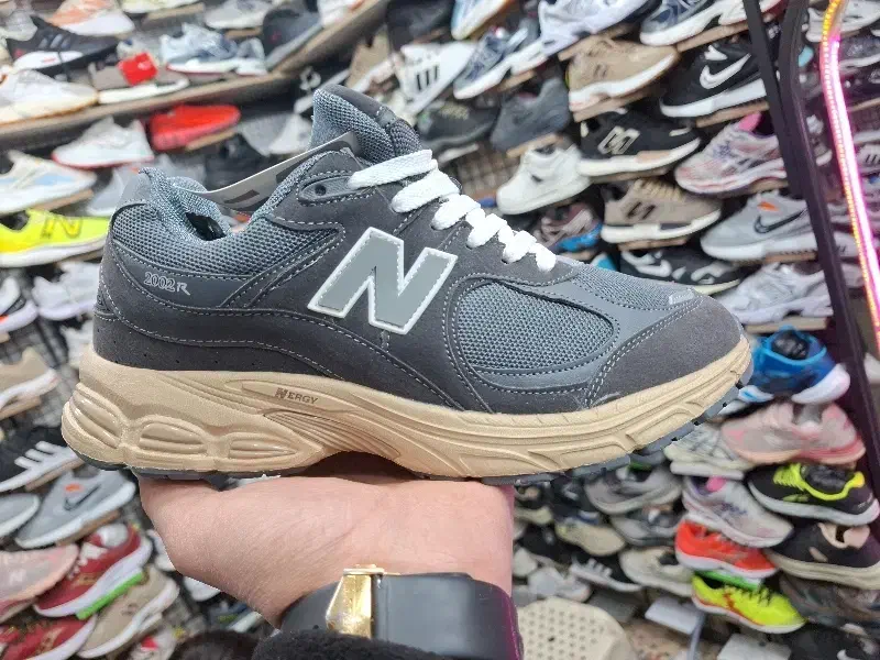 برند نیوبالانس 2002 با 530|کیف، کفش، کمربند|ماهدشت, |دیوار